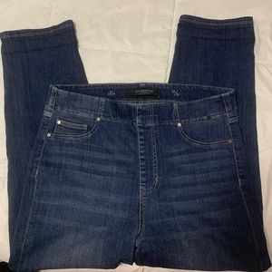 Woman’s Liverpool crop denim jeans